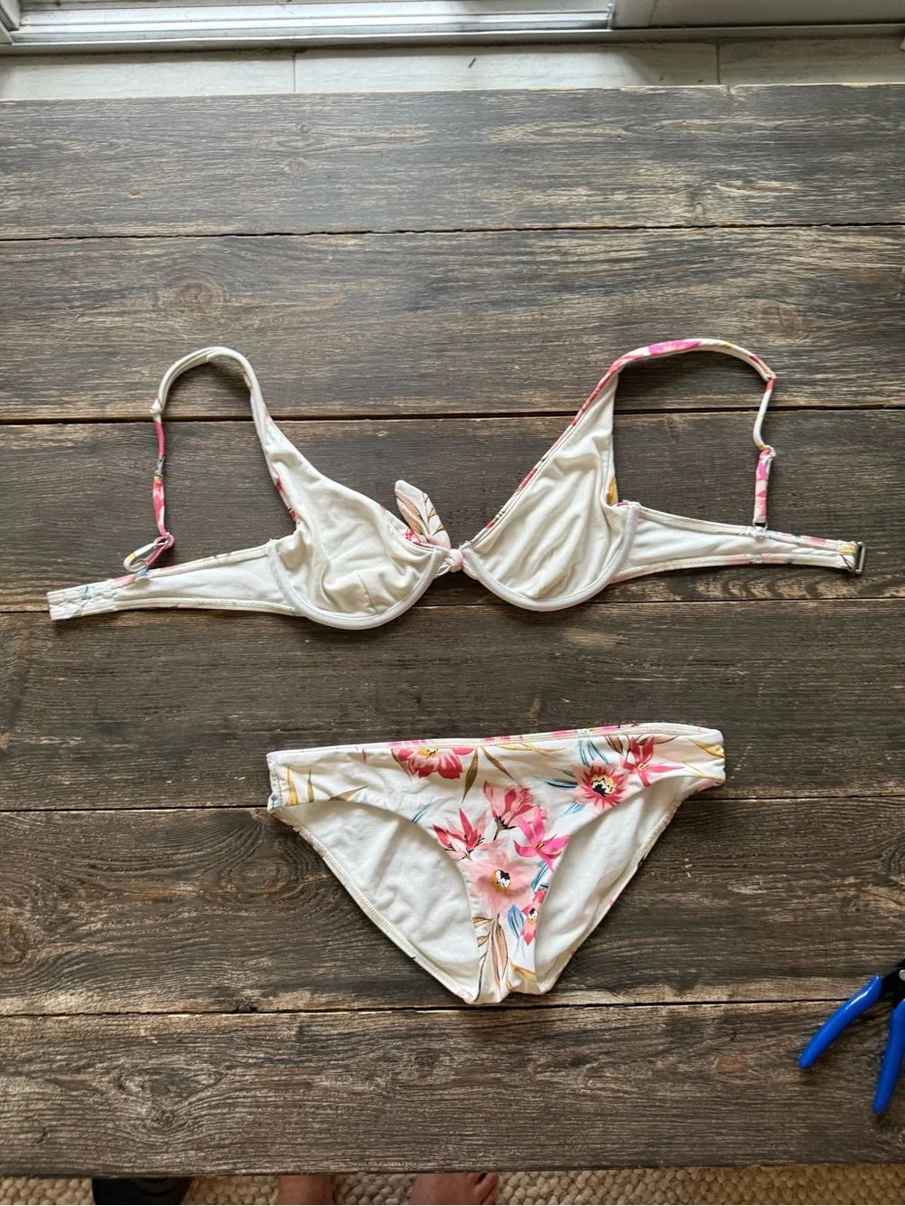 Billabong Floral Underwire Bikini Set | M | Ivory Botanical